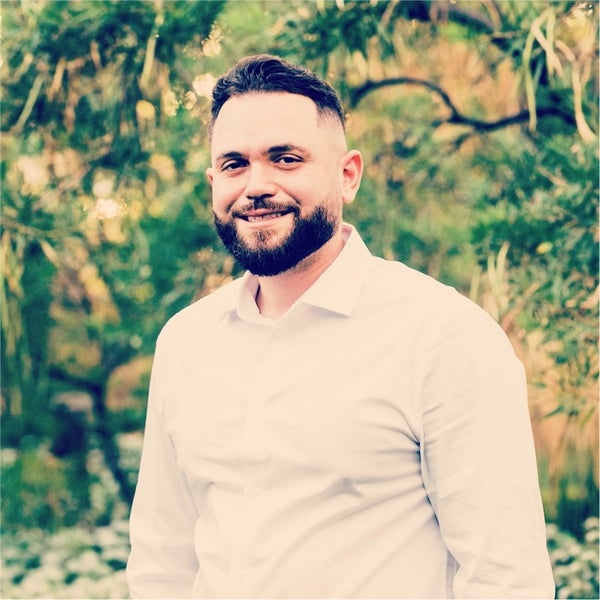 Carlos Gutierrez-Pacheo, Associate Broker